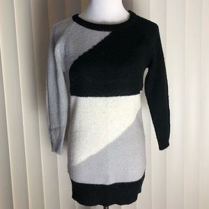 DONATED Vintage-inspired geometric b&w sweater